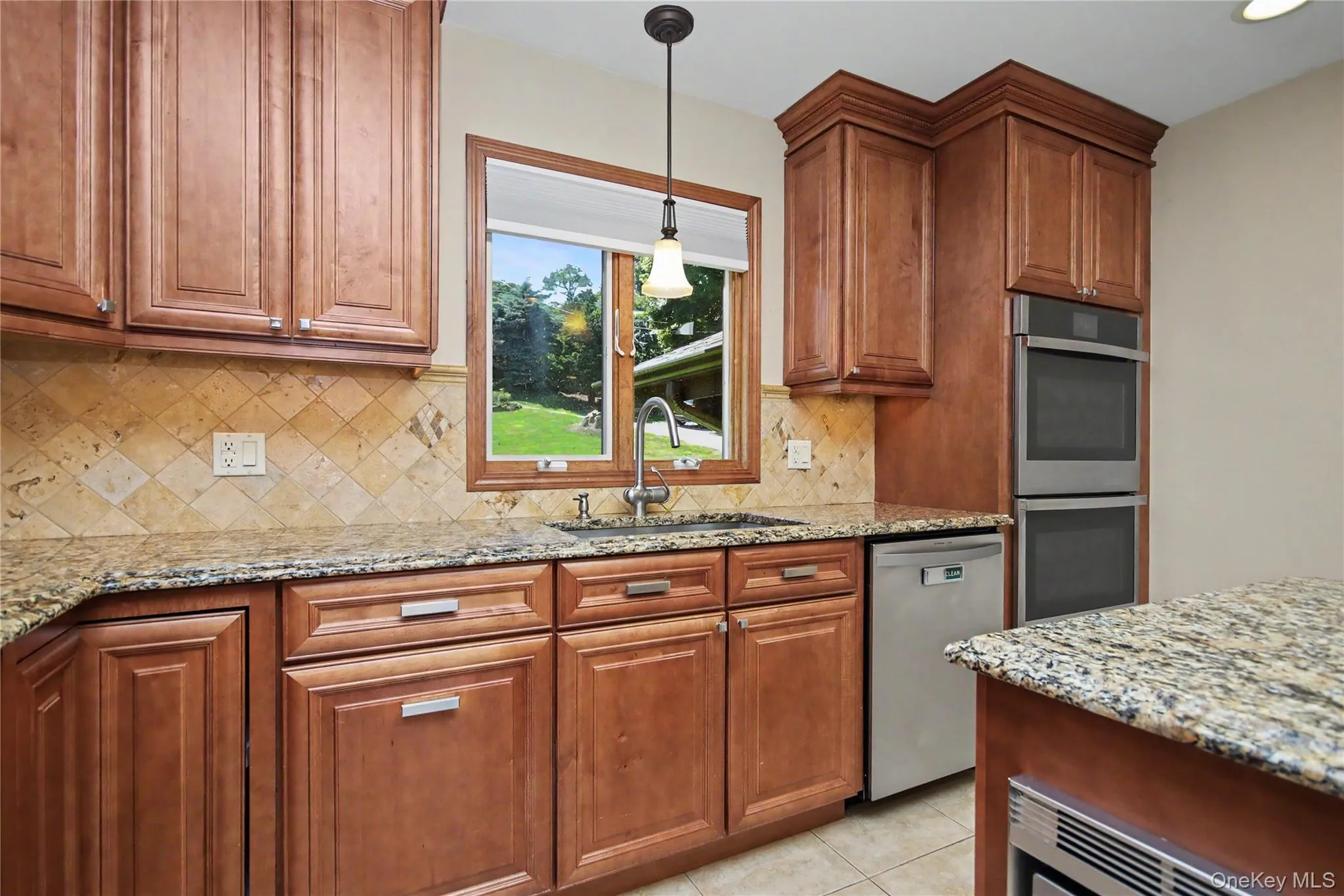Maple Cabinets, Tile Backsplash Maple Cabinets, Tile Backsplash