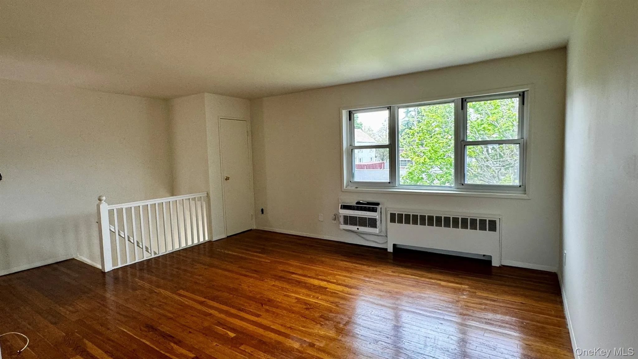 60 Hiddink Street, Islip, NY, 2 Bedrooms Bedrooms, 5 Rooms Rooms,1 BathroomBathrooms,Residential Lease,For Rent,Hiddink,0,999449 60 Hiddink Street, Islip, NY, 2 Bedrooms Bedrooms, 5 Rooms Rooms,1 BathroomBathrooms,Residential Lease,For Rent,Hiddink,0,999449