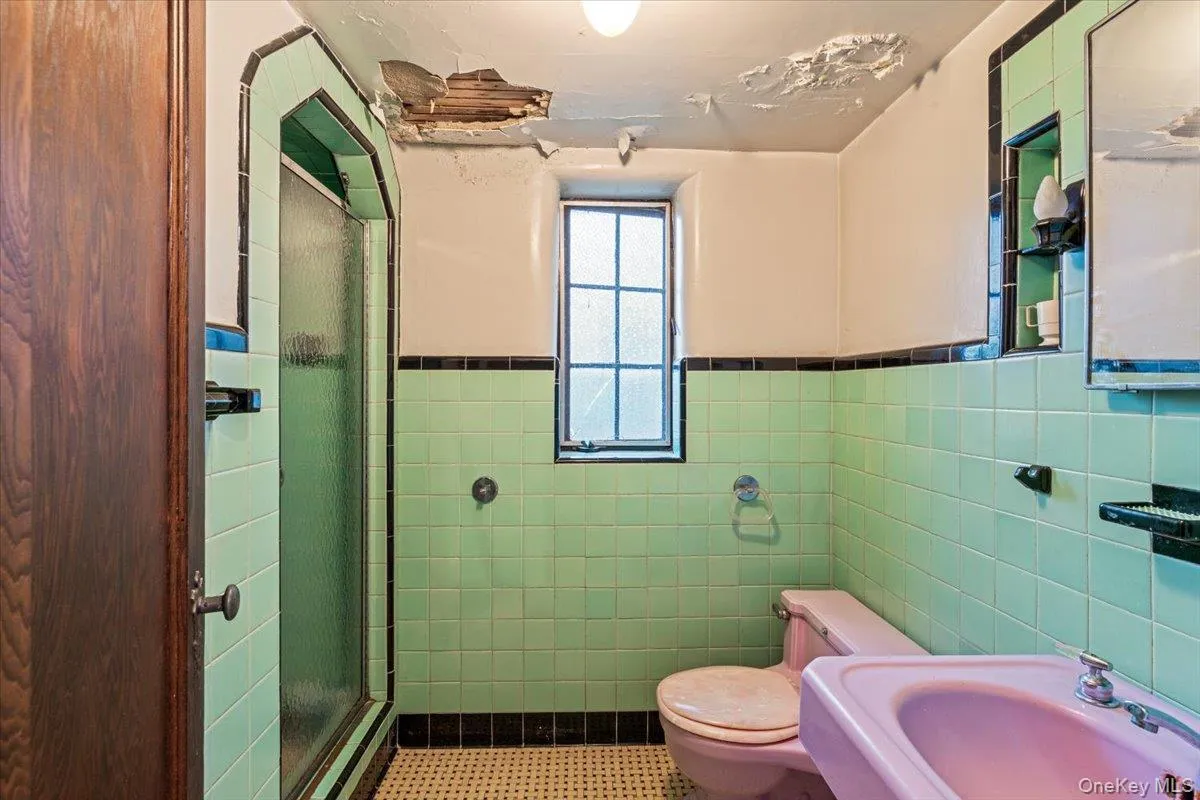 32-29 Parsons Boulevard, New York, NY, 3 Bedrooms Bedrooms, 9 Rooms Rooms,3 BathroomsBathrooms,Residential Sale,For Rent,Parsons,0,999460 32-29 Parsons Boulevard, New York, NY, 3 Bedrooms Bedrooms, 9 Rooms Rooms,3 BathroomsBathrooms,Residential Sale,For Rent,Parsons,0,999460