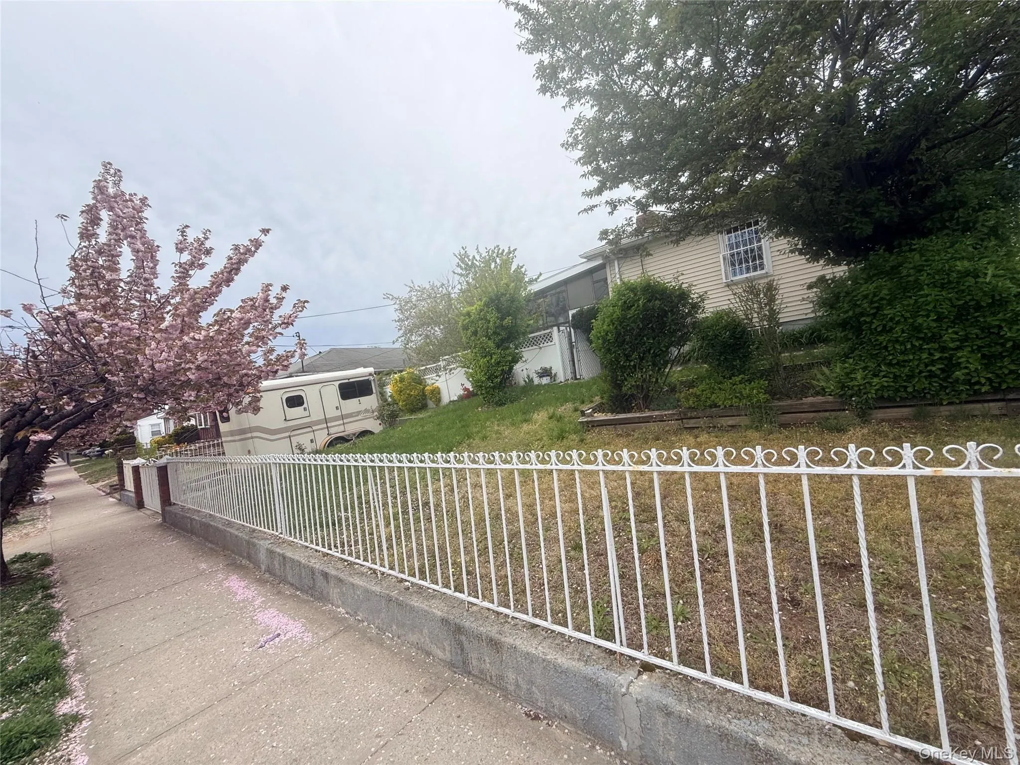 22518 CONDUIT Avenue, New York, NY, 3 Bedrooms Bedrooms, 5 Rooms Rooms,2 BathroomsBathrooms,Residential Sale,For Rent,CONDUIT,0,999462 22518 CONDUIT Avenue, New York, NY, 3 Bedrooms Bedrooms, 5 Rooms Rooms,2 BathroomsBathrooms,Residential Sale,For Rent,CONDUIT,0,999462