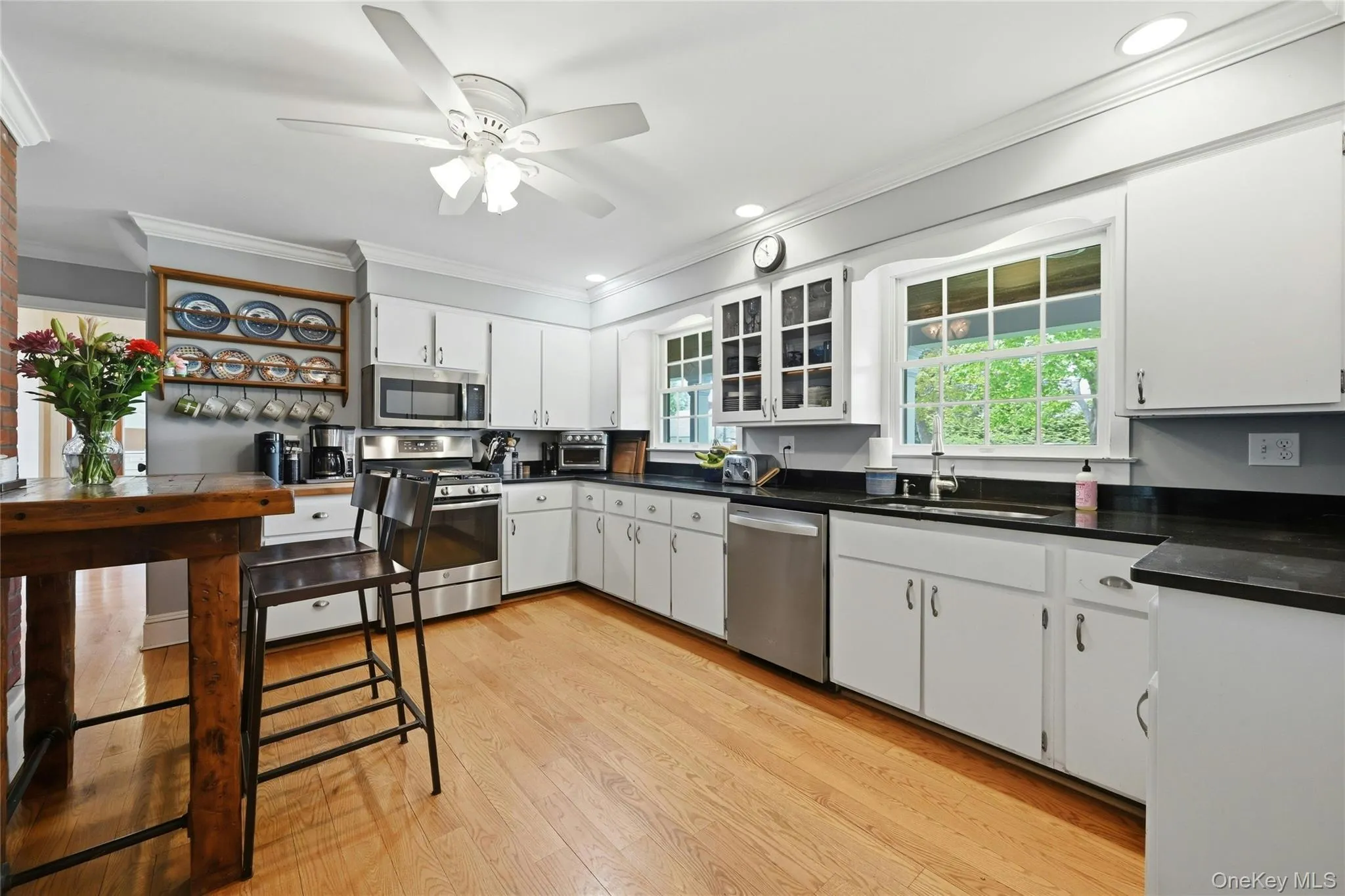 1060 Navy Street, Southold, NY, 4 Bedrooms Bedrooms, 10 Rooms Rooms,2 BathroomsBathrooms,Residential,For Rent,Navy,0,999463 1060 Navy Street, Southold, NY, 4 Bedrooms Bedrooms, 10 Rooms Rooms,2 BathroomsBathrooms,Residential,For Rent,Navy,0,999463