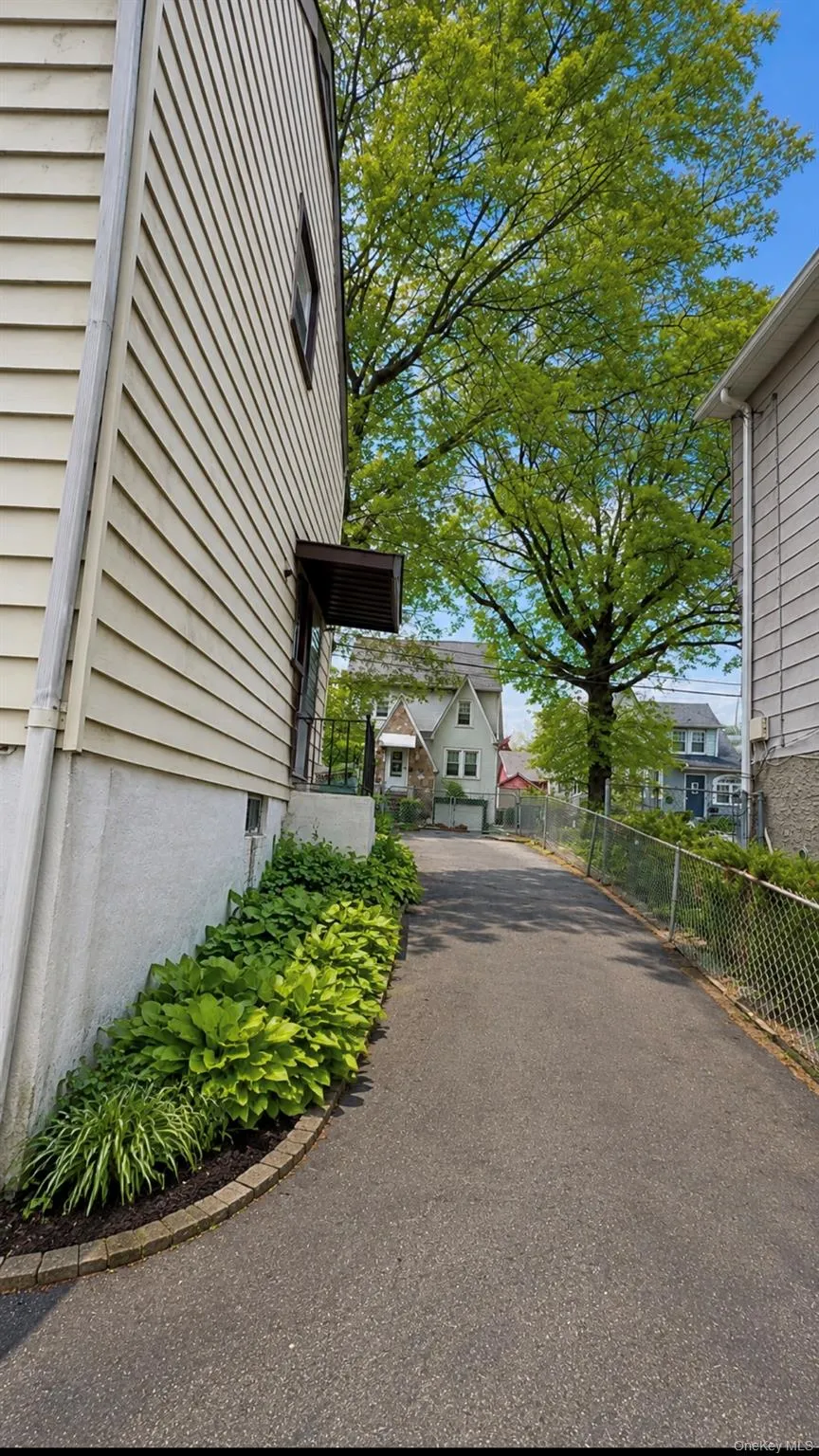 47 Saint Pauls Place, Mount Vernon, NY, 3 Bedrooms Bedrooms, 8 Rooms Rooms,1 BathroomBathrooms,Residential,For Rent,Saint Pauls,0,999469 47 Saint Pauls Place, Mount Vernon, NY, 3 Bedrooms Bedrooms, 8 Rooms Rooms,1 BathroomBathrooms,Residential,For Rent,Saint Pauls,0,999469