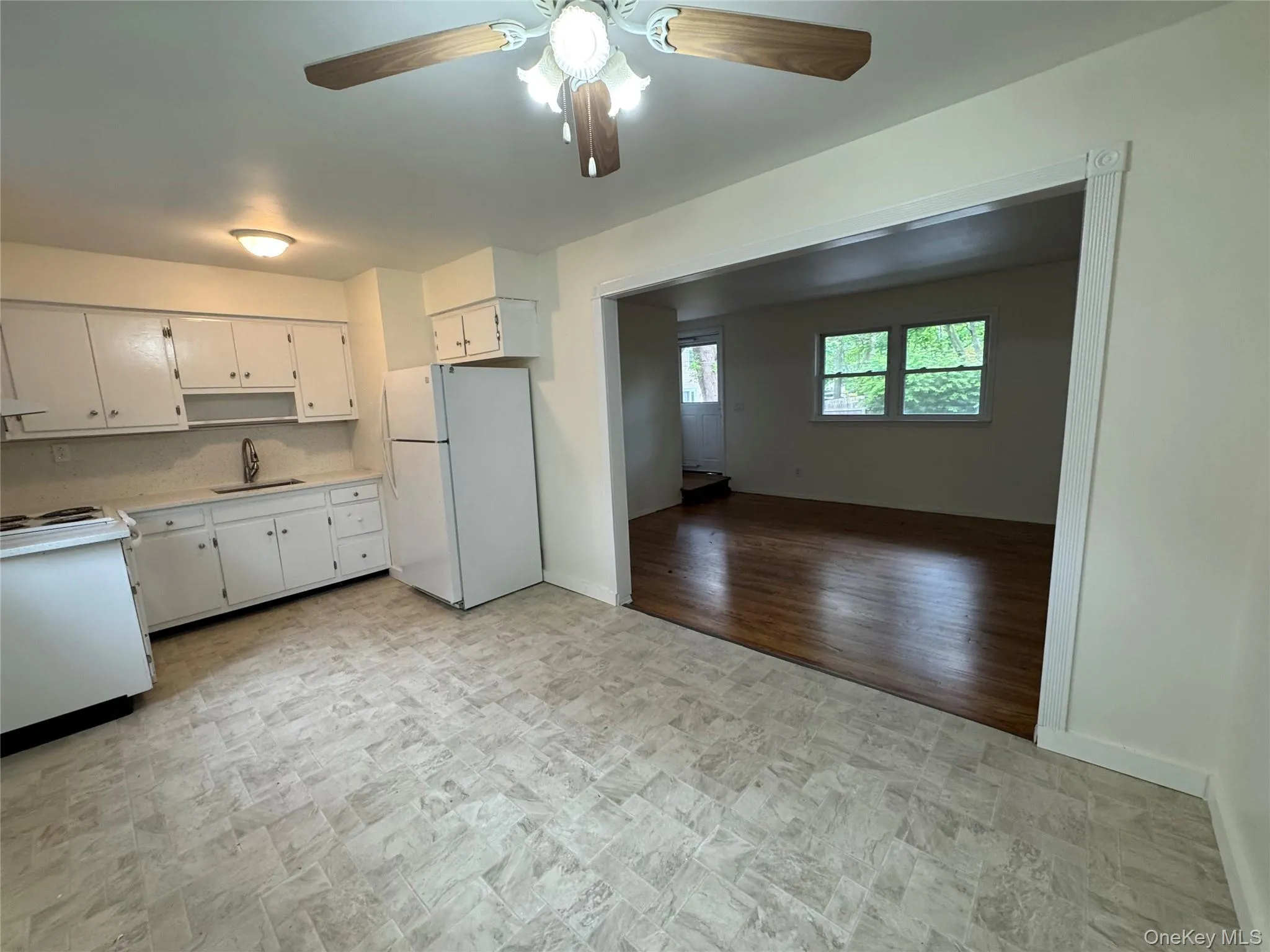 408-A 7th Street, Huntington, NY, 2 Bedrooms Bedrooms, 4 Rooms Rooms,1 BathroomBathrooms,Residential Lease,For Rent,7th,0,999470 408-A 7th Street, Huntington, NY, 2 Bedrooms Bedrooms, 4 Rooms Rooms,1 BathroomBathrooms,Residential Lease,For Rent,7th,0,999470