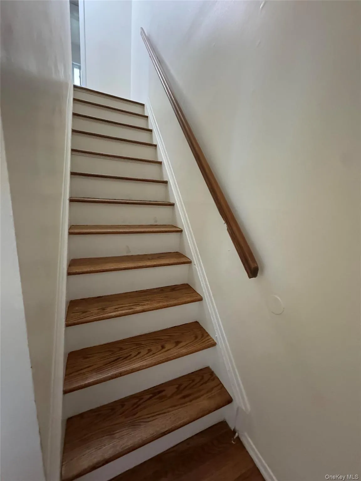 408-A 7th Street, Huntington, NY, 2 Bedrooms Bedrooms, 4 Rooms Rooms,1 BathroomBathrooms,Residential Lease,For Rent,7th,0,999470 408-A 7th Street, Huntington, NY, 2 Bedrooms Bedrooms, 4 Rooms Rooms,1 BathroomBathrooms,Residential Lease,For Rent,7th,0,999470