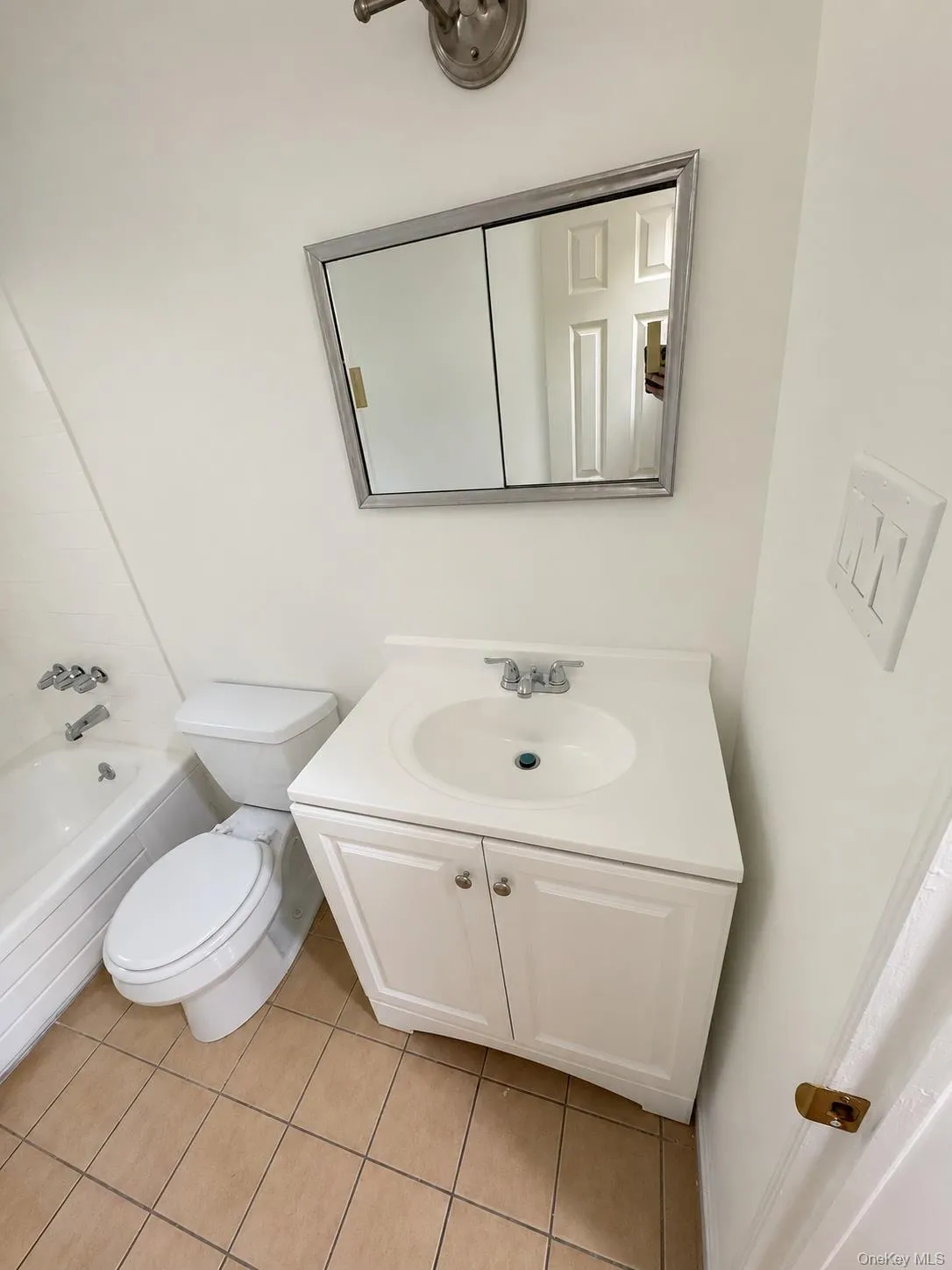 408-A 7th Street, Huntington, NY, 2 Bedrooms Bedrooms, 4 Rooms Rooms,1 BathroomBathrooms,Residential Lease,For Rent,7th,0,999470 408-A 7th Street, Huntington, NY, 2 Bedrooms Bedrooms, 4 Rooms Rooms,1 BathroomBathrooms,Residential Lease,For Rent,7th,0,999470