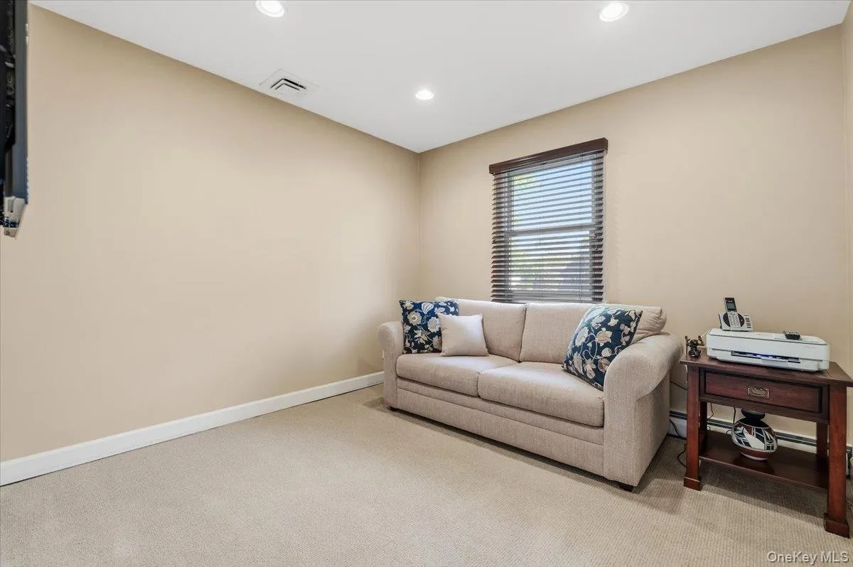 19 Fox Lane, Huntington, NY, 4 Bedrooms Bedrooms, 12 Rooms Rooms,2 BathroomsBathrooms,Residential,For Rent,Fox,0,999483 19 Fox Lane, Huntington, NY, 4 Bedrooms Bedrooms, 12 Rooms Rooms,2 BathroomsBathrooms,Residential,For Rent,Fox,0,999483