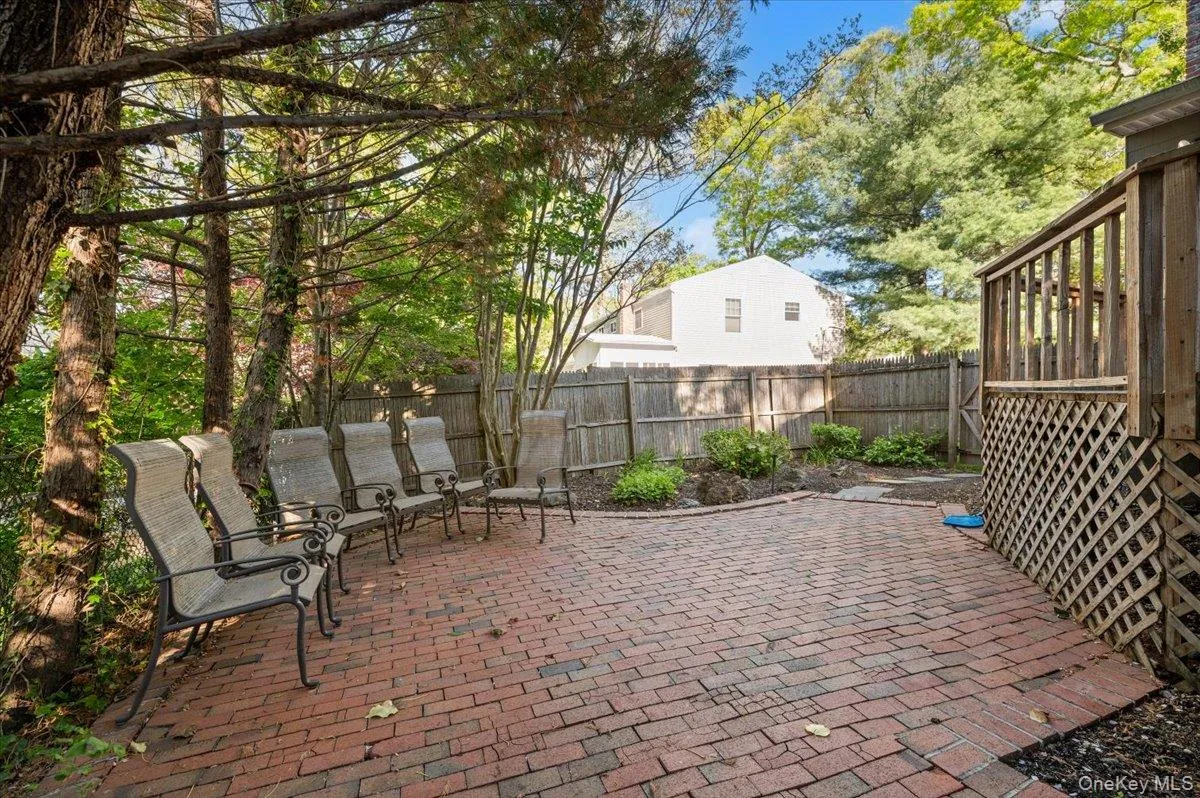 19 Fox Lane, Huntington, NY, 4 Bedrooms Bedrooms, 12 Rooms Rooms,2 BathroomsBathrooms,Residential,For Rent,Fox,0,999483 19 Fox Lane, Huntington, NY, 4 Bedrooms Bedrooms, 12 Rooms Rooms,2 BathroomsBathrooms,Residential,For Rent,Fox,0,999483