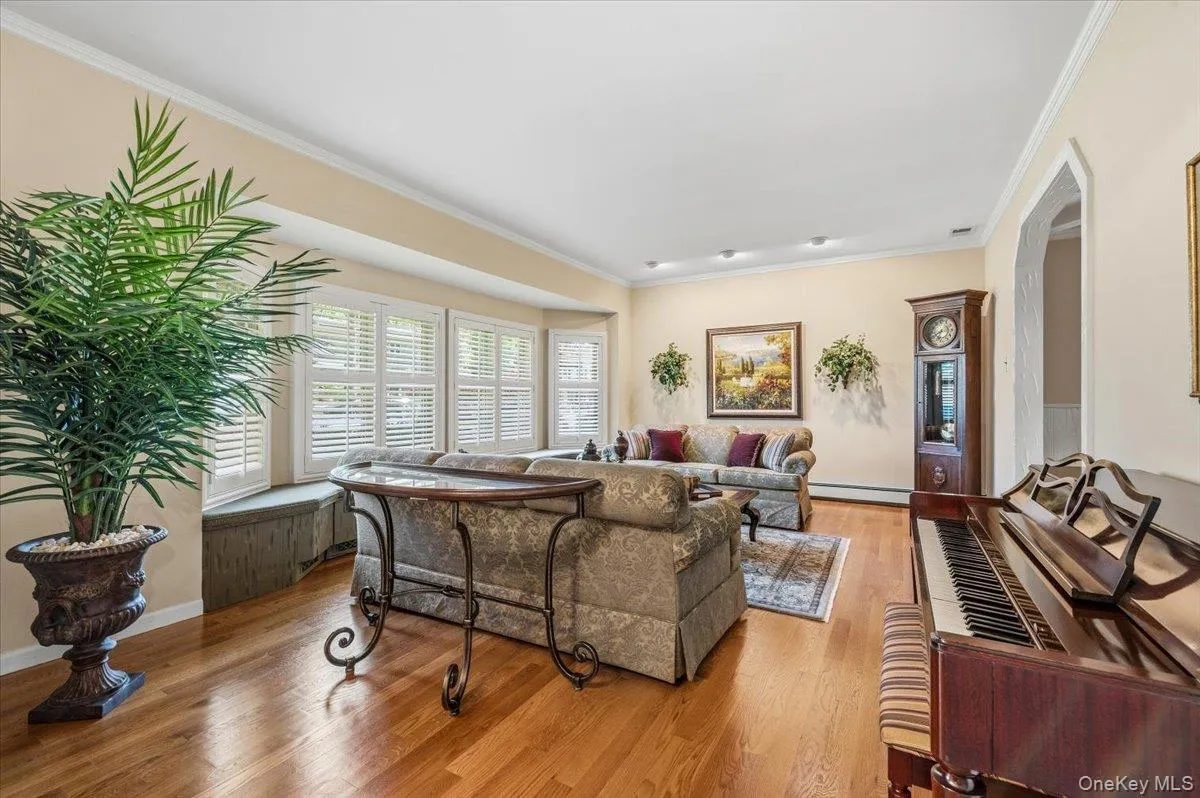 19 Fox Lane, Huntington, NY, 4 Bedrooms Bedrooms, 12 Rooms Rooms,2 BathroomsBathrooms,Residential,For Rent,Fox,0,999483 19 Fox Lane, Huntington, NY, 4 Bedrooms Bedrooms, 12 Rooms Rooms,2 BathroomsBathrooms,Residential,For Rent,Fox,0,999483