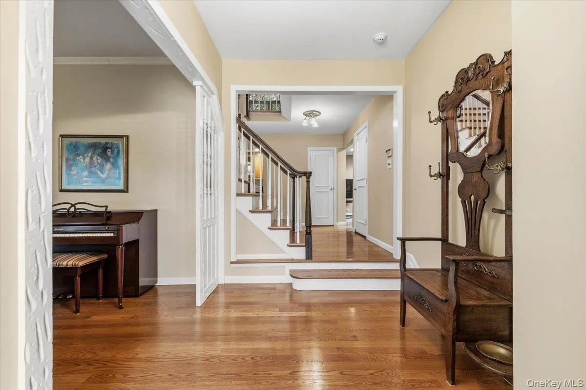 19 Fox Lane, Huntington, NY, 4 Bedrooms Bedrooms, 12 Rooms Rooms,2 BathroomsBathrooms,Residential,For Rent,Fox,0,999483 19 Fox Lane, Huntington, NY, 4 Bedrooms Bedrooms, 12 Rooms Rooms,2 BathroomsBathrooms,Residential,For Rent,Fox,0,999483