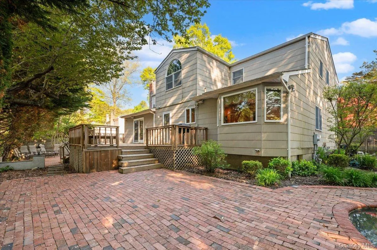 19 Fox Lane, Huntington, NY, 4 Bedrooms Bedrooms, 12 Rooms Rooms,2 BathroomsBathrooms,Residential,For Rent,Fox,0,999483 19 Fox Lane, Huntington, NY, 4 Bedrooms Bedrooms, 12 Rooms Rooms,2 BathroomsBathrooms,Residential,For Rent,Fox,0,999483