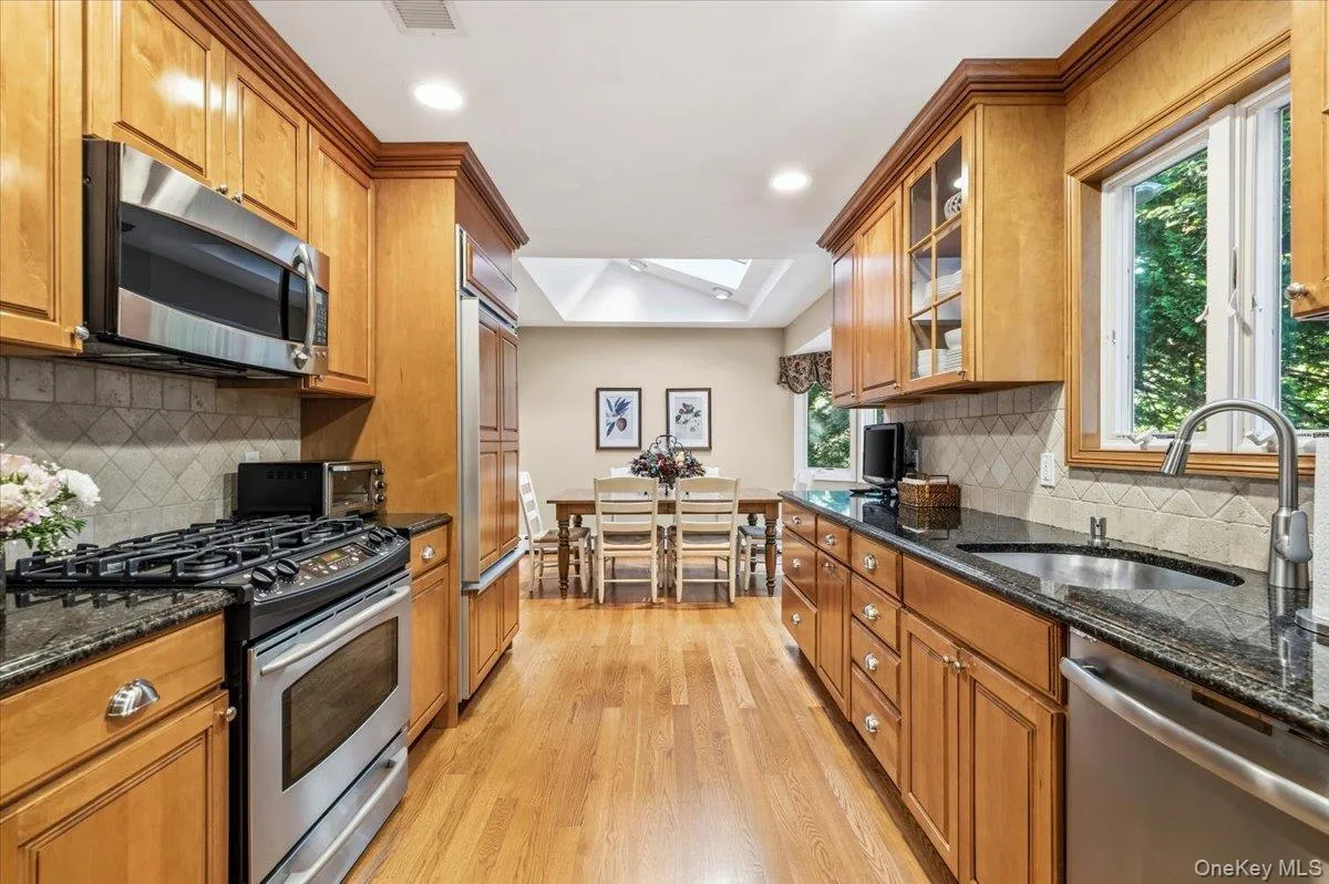 19 Fox Lane, Huntington, NY, 4 Bedrooms Bedrooms, 12 Rooms Rooms,2 BathroomsBathrooms,Residential,For Rent,Fox,0,999483 19 Fox Lane, Huntington, NY, 4 Bedrooms Bedrooms, 12 Rooms Rooms,2 BathroomsBathrooms,Residential,For Rent,Fox,0,999483