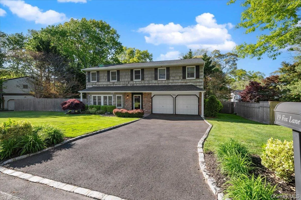 19 Fox Lane, Huntington, NY, 4 Bedrooms Bedrooms, 12 Rooms Rooms,2 BathroomsBathrooms,Residential,For Rent,Fox,0,999483 19 Fox Lane, Huntington, NY, 4 Bedrooms Bedrooms, 12 Rooms Rooms,2 BathroomsBathrooms,Residential,For Rent,Fox,0,999483