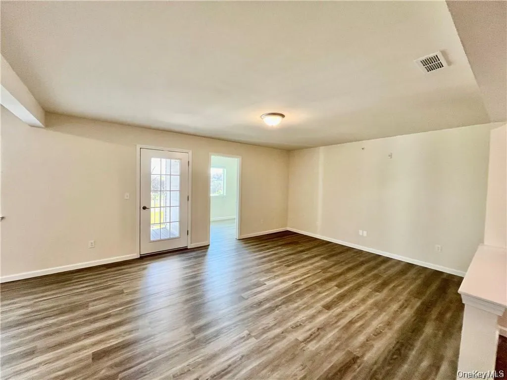 206 Golf Links Road, Middletown, NY, 1 Bedroom Bedrooms, 6 Rooms Rooms,1 BathroomBathrooms,Residential Lease,For Rent,Golf Links,0,999485 206 Golf Links Road, Middletown, NY, 1 Bedroom Bedrooms, 6 Rooms Rooms,1 BathroomBathrooms,Residential Lease,For Rent,Golf Links,0,999485