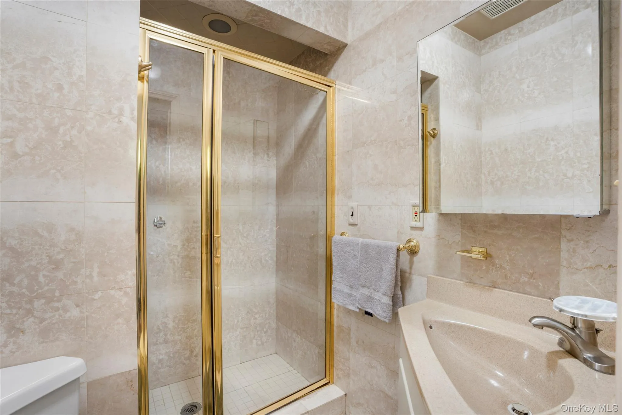 197 Coligni Avenue, New Rochelle, NY, 4 Bedrooms Bedrooms, 8 Rooms Rooms,2 BathroomsBathrooms,Residential,For Rent,Coligni,0,999492 197 Coligni Avenue, New Rochelle, NY, 4 Bedrooms Bedrooms, 8 Rooms Rooms,2 BathroomsBathrooms,Residential,For Rent,Coligni,0,999492