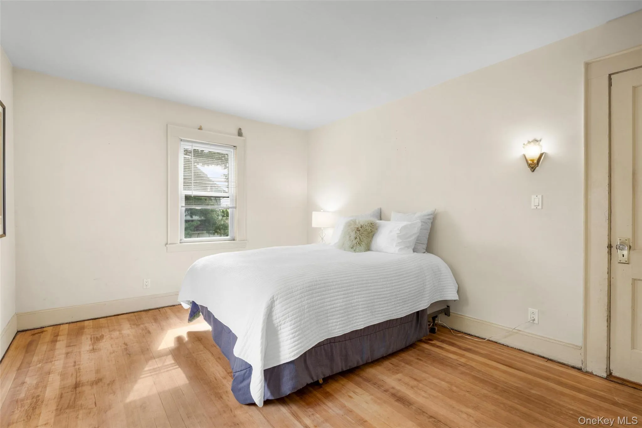 197 Coligni Avenue, New Rochelle, NY, 4 Bedrooms Bedrooms, 8 Rooms Rooms,2 BathroomsBathrooms,Residential,For Rent,Coligni,0,999492 197 Coligni Avenue, New Rochelle, NY, 4 Bedrooms Bedrooms, 8 Rooms Rooms,2 BathroomsBathrooms,Residential,For Rent,Coligni,0,999492