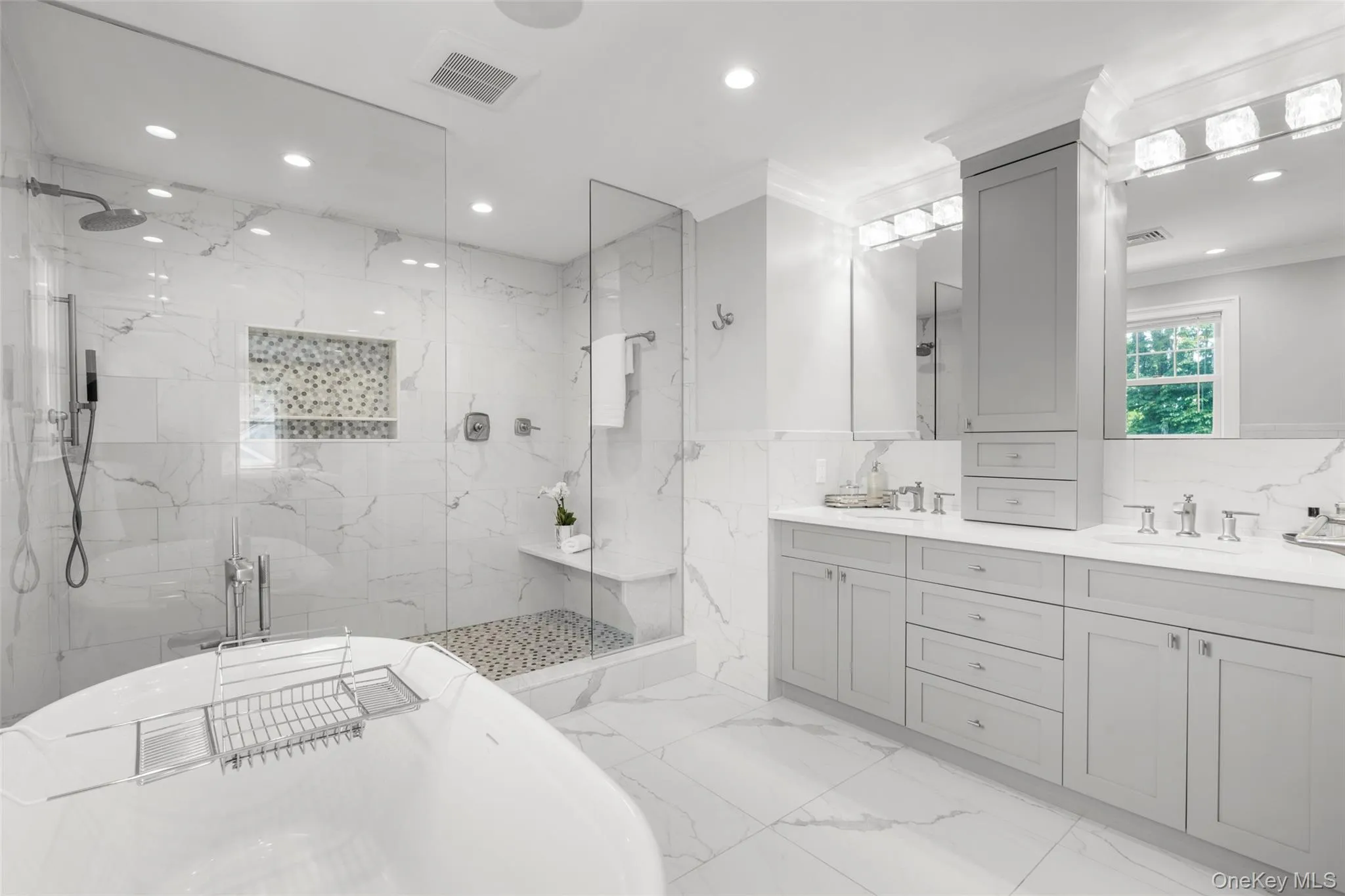 17 Clover Place, New Rochelle, NY, 4 Bedrooms Bedrooms, 9 Rooms Rooms,3 BathroomsBathrooms,Residential,For Rent,Clover,0,999494 17 Clover Place, New Rochelle, NY, 4 Bedrooms Bedrooms, 9 Rooms Rooms,3 BathroomsBathrooms,Residential,For Rent,Clover,0,999494