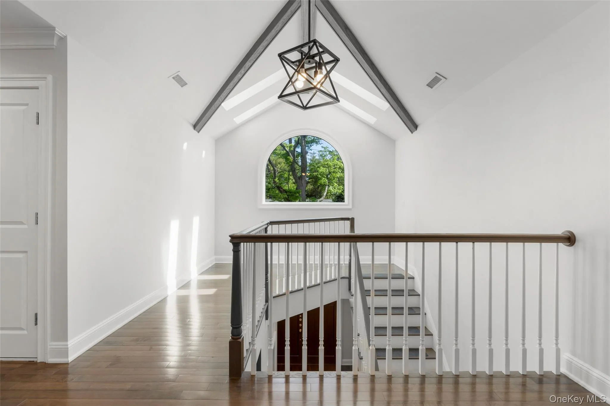 17 Clover Place, New Rochelle, NY, 4 Bedrooms Bedrooms, 9 Rooms Rooms,3 BathroomsBathrooms,Residential,For Rent,Clover,0,999494 17 Clover Place, New Rochelle, NY, 4 Bedrooms Bedrooms, 9 Rooms Rooms,3 BathroomsBathrooms,Residential,For Rent,Clover,0,999494