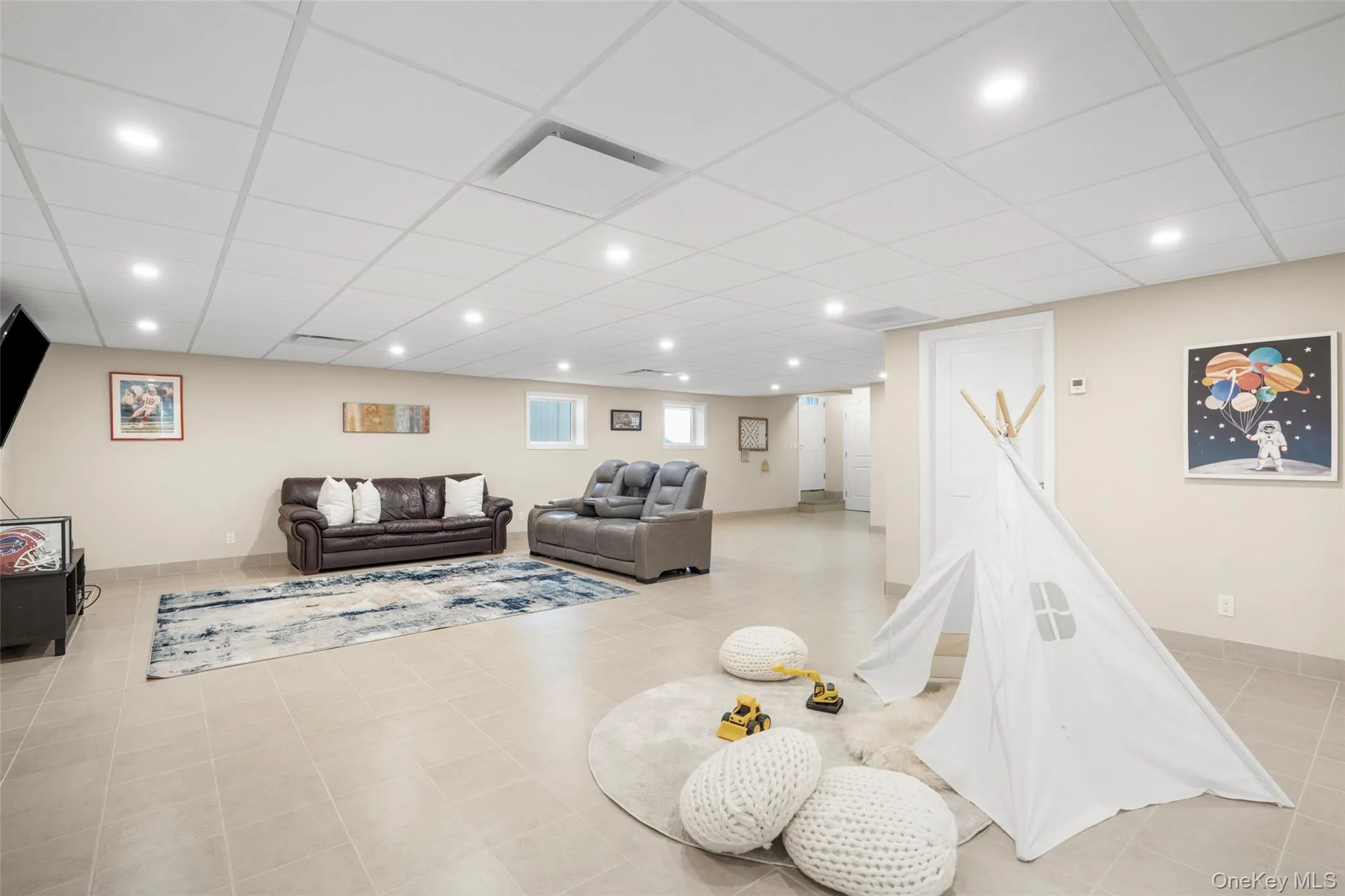 17 Clover Place, New Rochelle, NY, 4 Bedrooms Bedrooms, 9 Rooms Rooms,3 BathroomsBathrooms,Residential,For Rent,Clover,0,999494 17 Clover Place, New Rochelle, NY, 4 Bedrooms Bedrooms, 9 Rooms Rooms,3 BathroomsBathrooms,Residential,For Rent,Clover,0,999494