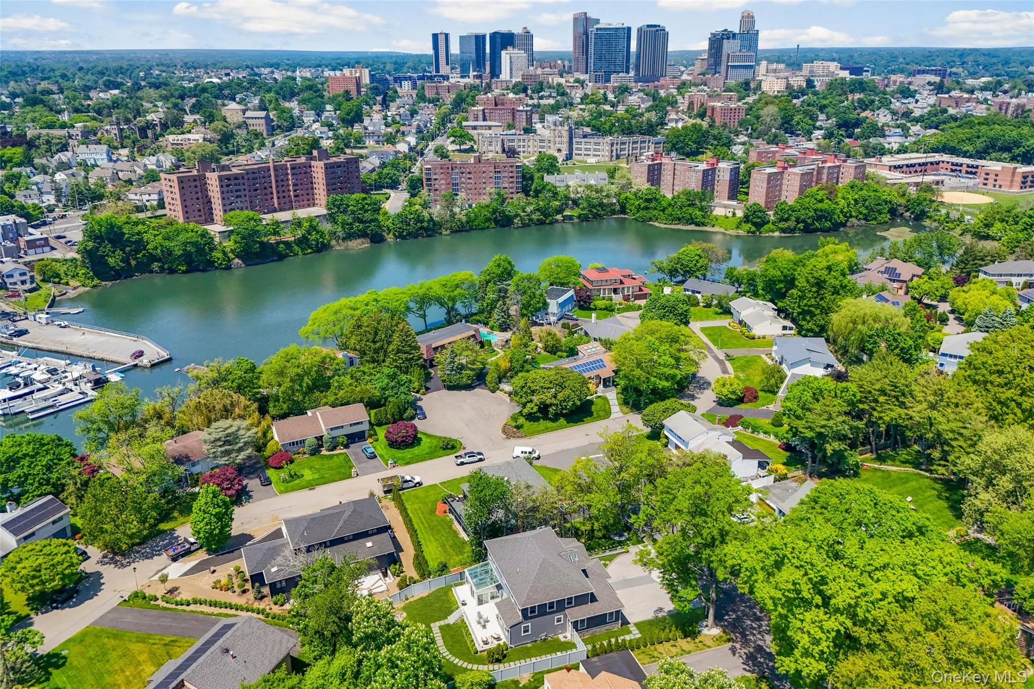 17 Clover Place, New Rochelle, NY, 4 Bedrooms Bedrooms, 9 Rooms Rooms,3 BathroomsBathrooms,Residential,For Rent,Clover,0,999494 17 Clover Place, New Rochelle, NY, 4 Bedrooms Bedrooms, 9 Rooms Rooms,3 BathroomsBathrooms,Residential,For Rent,Clover,0,999494