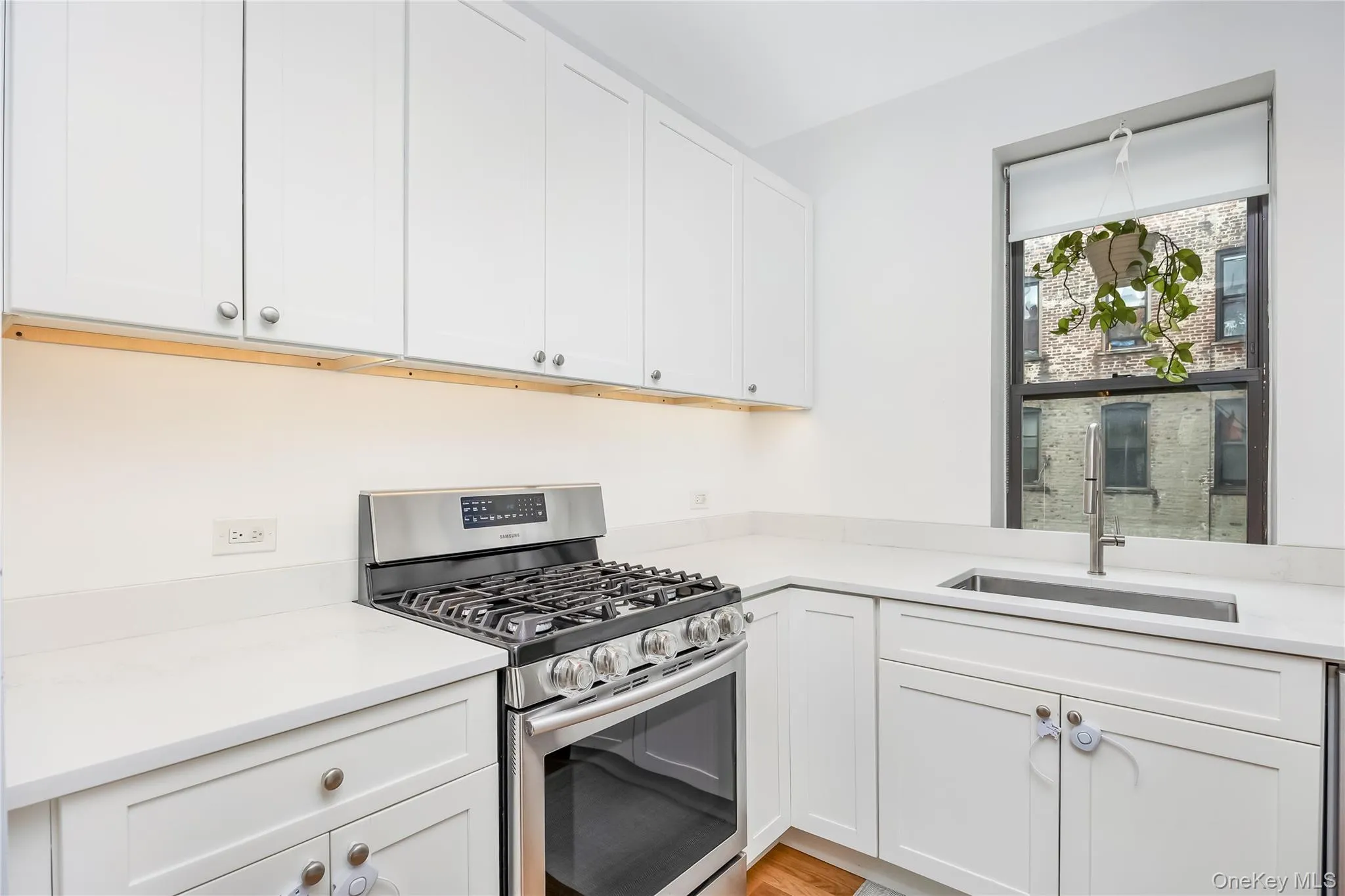 35 Crown Street, New York, NY, 3 Bedrooms Bedrooms, 5 Rooms Rooms,2 BathroomsBathrooms,Residential,For Rent,Crown,0,999499 35 Crown Street, New York, NY, 3 Bedrooms Bedrooms, 5 Rooms Rooms,2 BathroomsBathrooms,Residential,For Rent,Crown,0,999499