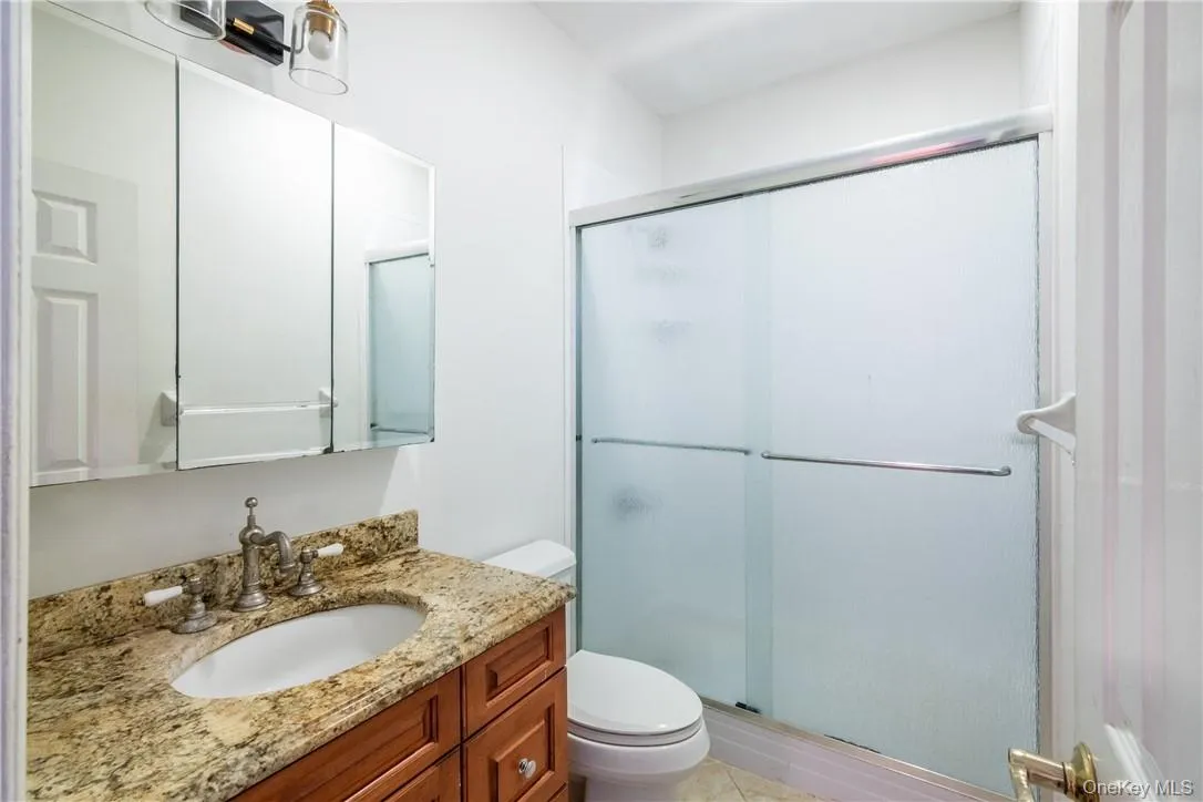 Full Bathroom Full Bathroom