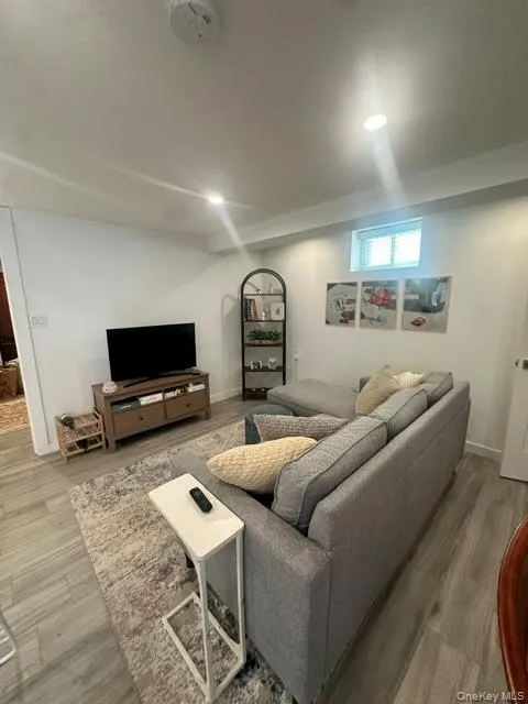 226 Pine Street, Long Beach, NY, 2 Bedrooms Bedrooms, 5 Rooms Rooms,1 BathroomBathrooms,Residential Lease,For Rent,Pine,0,999517 226 Pine Street, Long Beach, NY, 2 Bedrooms Bedrooms, 5 Rooms Rooms,1 BathroomBathrooms,Residential Lease,For Rent,Pine,0,999517