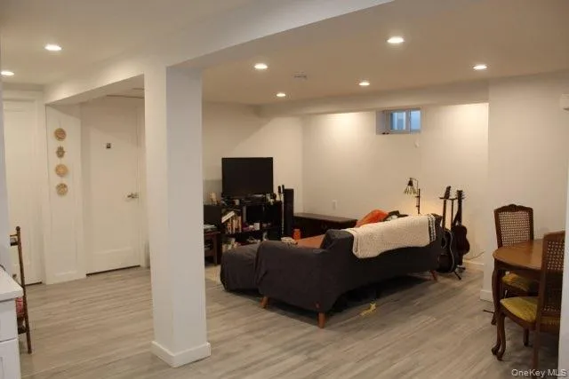 226 Pine Street, Long Beach, NY, 2 Bedrooms Bedrooms, 5 Rooms Rooms,1 BathroomBathrooms,Residential Lease,For Rent,Pine,0,999517 226 Pine Street, Long Beach, NY, 2 Bedrooms Bedrooms, 5 Rooms Rooms,1 BathroomBathrooms,Residential Lease,For Rent,Pine,0,999517