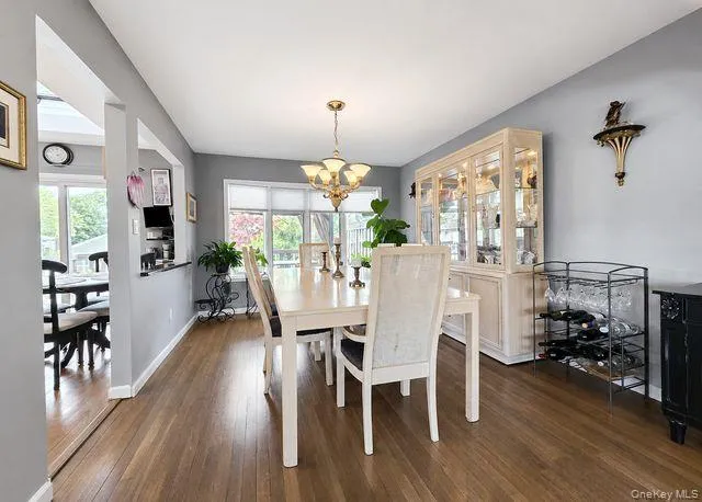 15 6th Avenue, Oyster Bay, NY, 3 Bedrooms Bedrooms, 8 Rooms Rooms,1 BathroomBathrooms,Residential,For Rent,6th,0,KEY999523 15 6th Avenue, Oyster Bay, NY, 3 Bedrooms Bedrooms, 8 Rooms Rooms,1 BathroomBathrooms,Residential,For Rent,6th,0,KEY999523