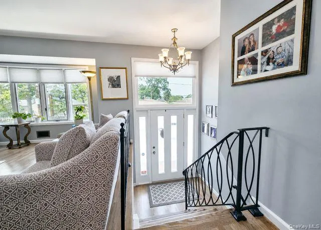 15 6th Avenue, Oyster Bay, NY, 3 Bedrooms Bedrooms, 8 Rooms Rooms,1 BathroomBathrooms,Residential,For Rent,6th,0,KEY999523 15 6th Avenue, Oyster Bay, NY, 3 Bedrooms Bedrooms, 8 Rooms Rooms,1 BathroomBathrooms,Residential,For Rent,6th,0,KEY999523