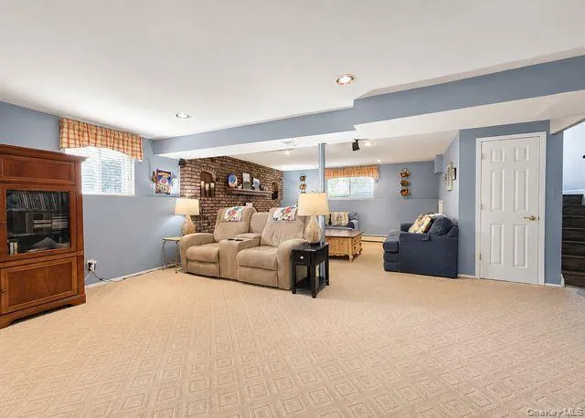 15 6th Avenue, Oyster Bay, NY, 3 Bedrooms Bedrooms, 8 Rooms Rooms,1 BathroomBathrooms,Residential,For Rent,6th,0,KEY999523 15 6th Avenue, Oyster Bay, NY, 3 Bedrooms Bedrooms, 8 Rooms Rooms,1 BathroomBathrooms,Residential,For Rent,6th,0,KEY999523