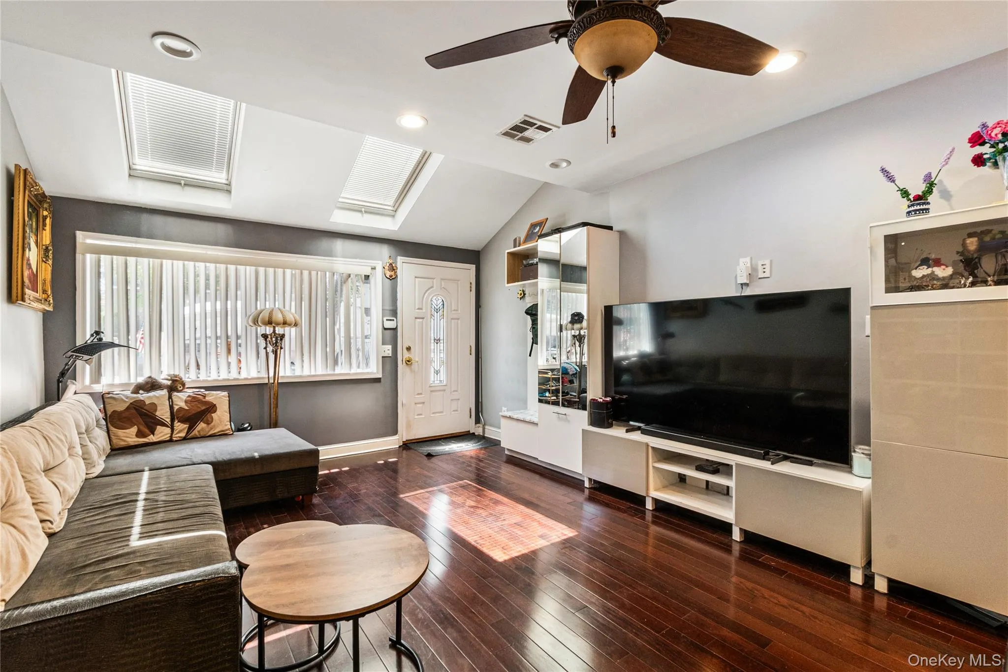 2049 71st Street, New York, NY, 2 Bedrooms Bedrooms, 4 Rooms Rooms,1 BathroomBathrooms,Residential,For Rent,71st,0,999524 2049 71st Street, New York, NY, 2 Bedrooms Bedrooms, 4 Rooms Rooms,1 BathroomBathrooms,Residential,For Rent,71st,0,999524
