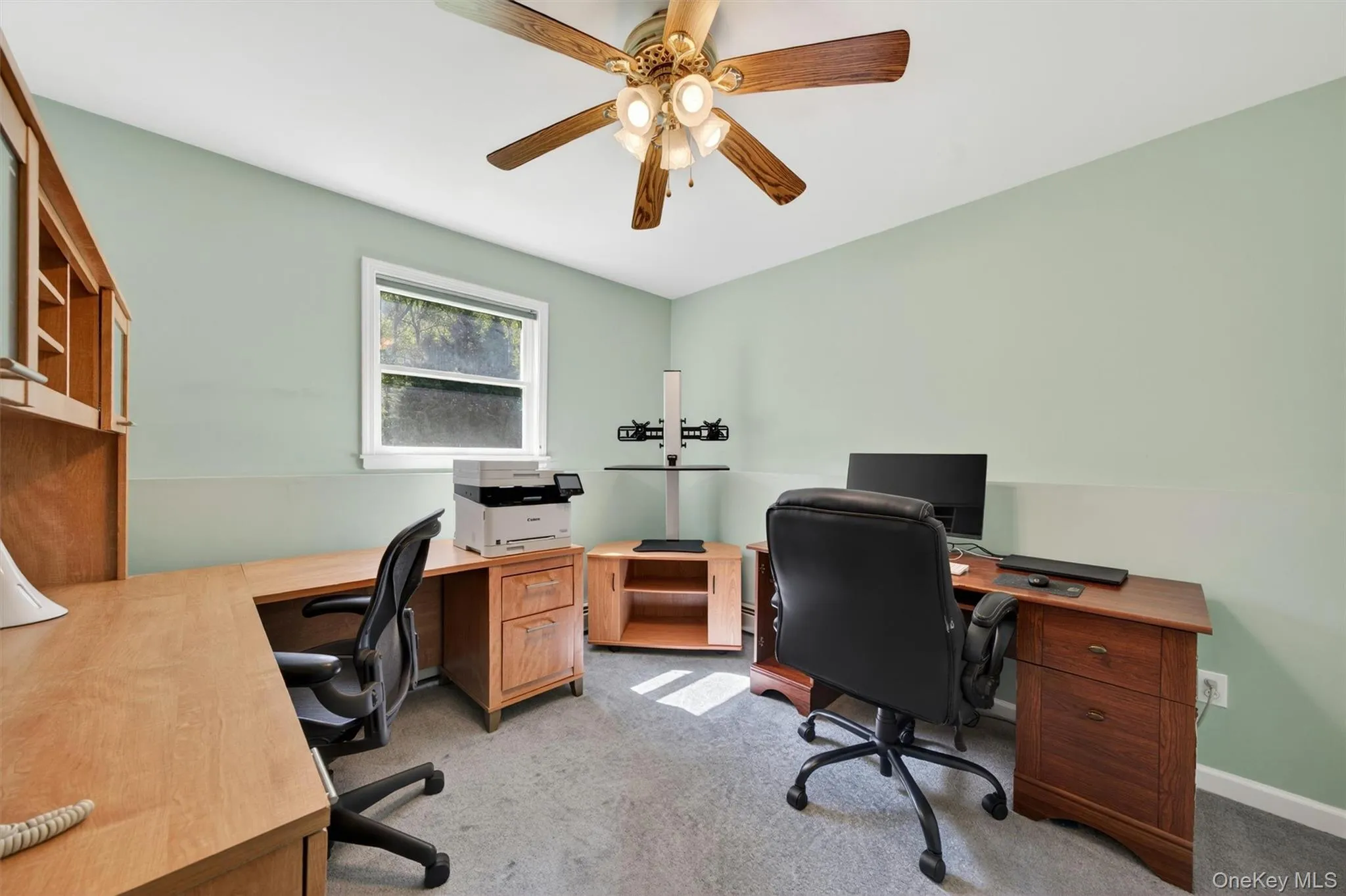The office has a full closet so if you should need 7 bedrooms, it's here! The office has a full closet so if you should need 7 bedrooms, it's here!