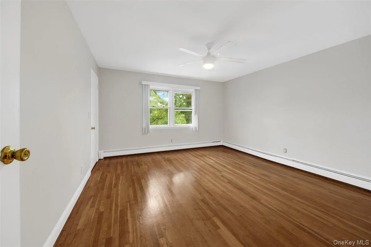 21 Cedar Street, Mount Vernon, NY, 3 Bedrooms Bedrooms, 5 Rooms Rooms,1 BathroomBathrooms,Residential Lease,For Rent,Cedar,0,999531 21 Cedar Street, Mount Vernon, NY, 3 Bedrooms Bedrooms, 5 Rooms Rooms,1 BathroomBathrooms,Residential Lease,For Rent,Cedar,0,999531