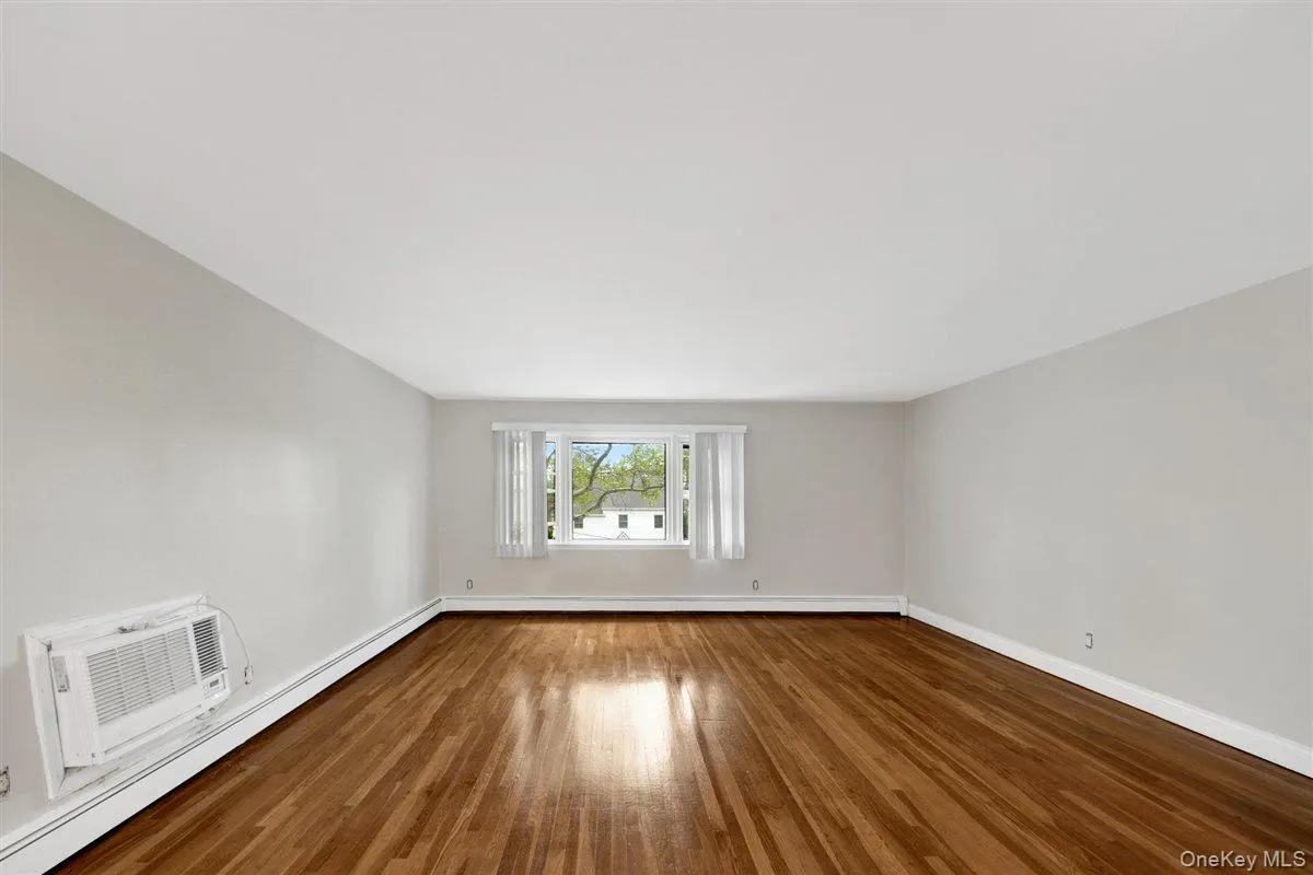 21 Cedar Street, Mount Vernon, NY, 3 Bedrooms Bedrooms, 5 Rooms Rooms,1 BathroomBathrooms,Residential Lease,For Rent,Cedar,0,999531 21 Cedar Street, Mount Vernon, NY, 3 Bedrooms Bedrooms, 5 Rooms Rooms,1 BathroomBathrooms,Residential Lease,For Rent,Cedar,0,999531
