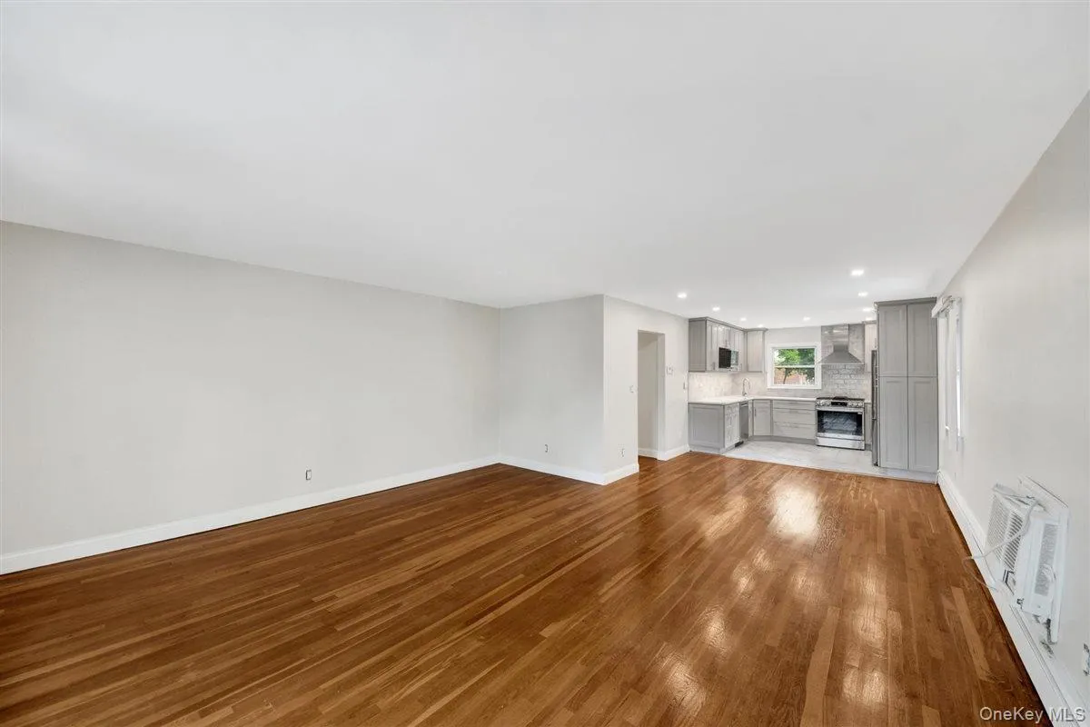 21 Cedar Street, Mount Vernon, NY, 3 Bedrooms Bedrooms, 5 Rooms Rooms,1 BathroomBathrooms,Residential Lease,For Rent,Cedar,0,999531 21 Cedar Street, Mount Vernon, NY, 3 Bedrooms Bedrooms, 5 Rooms Rooms,1 BathroomBathrooms,Residential Lease,For Rent,Cedar,0,999531