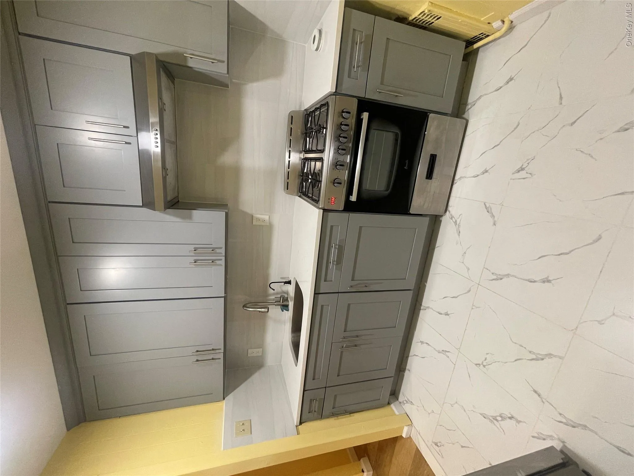2585 Beach Drive, Hempstead, NY, 3 Bedrooms Bedrooms, 5 Rooms Rooms,1 BathroomBathrooms,Residential Lease,For Rent,Beach,0,999533 2585 Beach Drive, Hempstead, NY, 3 Bedrooms Bedrooms, 5 Rooms Rooms,1 BathroomBathrooms,Residential Lease,For Rent,Beach,0,999533