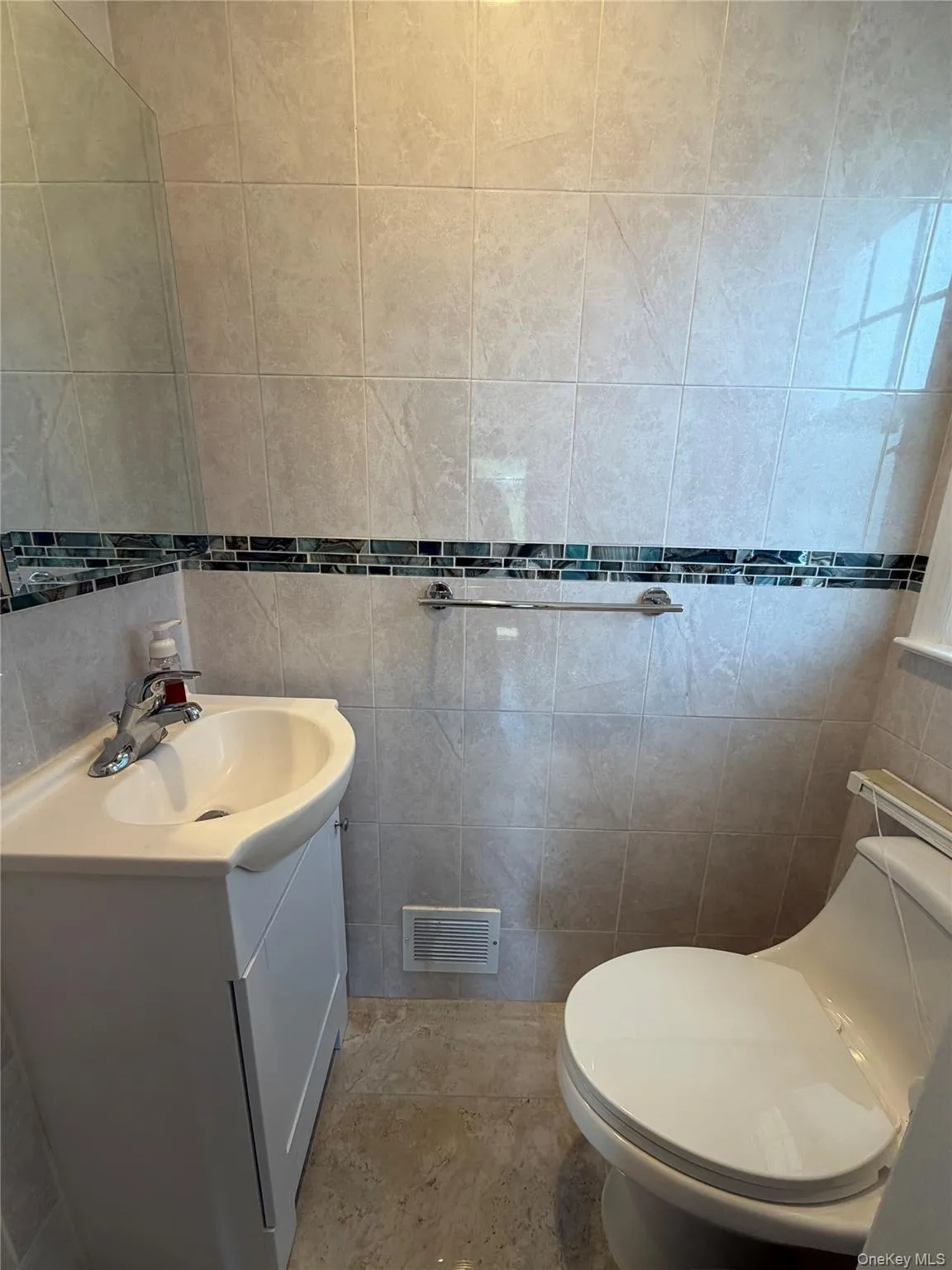 58-04 264th Street, New York, NY, 3 Bedrooms Bedrooms, 5 Rooms Rooms,2 BathroomsBathrooms,Residential Lease,For Rent,264th,0,999535 58-04 264th Street, New York, NY, 3 Bedrooms Bedrooms, 5 Rooms Rooms,2 BathroomsBathrooms,Residential Lease,For Rent,264th,0,999535
