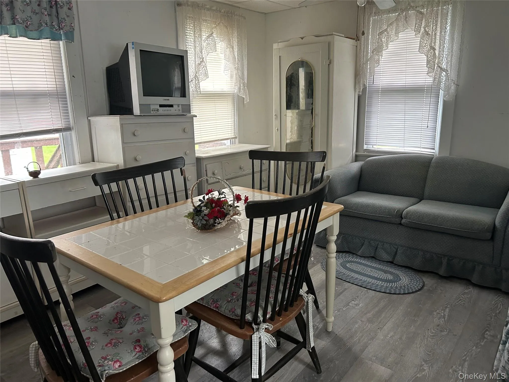 52 Greentree Road, Thompson, NY, 2 Bedrooms Bedrooms, 4 Rooms Rooms,1 BathroomBathrooms,Residential Sale,For Rent,Greentree,0,999536 52 Greentree Road, Thompson, NY, 2 Bedrooms Bedrooms, 4 Rooms Rooms,1 BathroomBathrooms,Residential Sale,For Rent,Greentree,0,999536