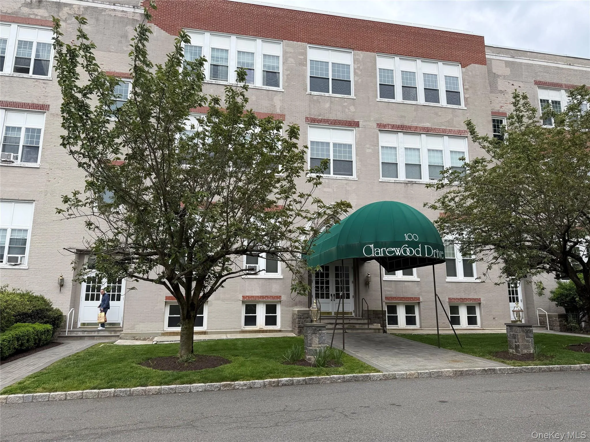 100 Clarewood Drive, Greenburgh, NY, 1 Bedroom Bedrooms, 4 Rooms Rooms,1 BathroomBathrooms,Residential Sale,For Rent,Clarewood,0,999547 100 Clarewood Drive, Greenburgh, NY, 1 Bedroom Bedrooms, 4 Rooms Rooms,1 BathroomBathrooms,Residential Sale,For Rent,Clarewood,0,999547