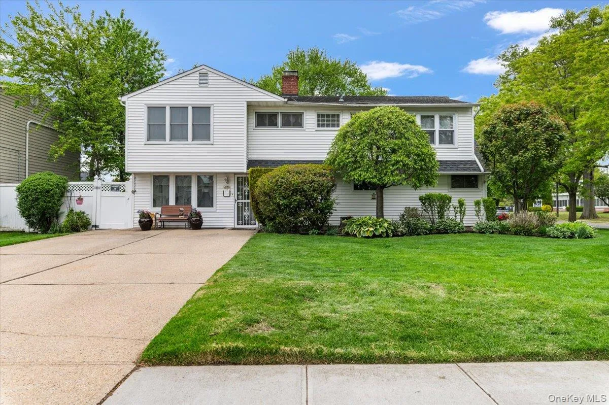 57 Meeting Lane, Oyster Bay, NY, 4 Bedrooms Bedrooms, 13 Rooms Rooms,2 BathroomsBathrooms,Residential,For Rent,Meeting,0,999551 57 Meeting Lane, Oyster Bay, NY, 4 Bedrooms Bedrooms, 13 Rooms Rooms,2 BathroomsBathrooms,Residential,For Rent,Meeting,0,999551