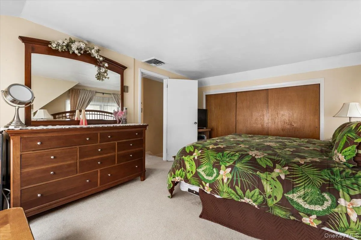 57 Meeting Lane, Oyster Bay, NY, 4 Bedrooms Bedrooms, 13 Rooms Rooms,2 BathroomsBathrooms,Residential,For Rent,Meeting,0,999551 57 Meeting Lane, Oyster Bay, NY, 4 Bedrooms Bedrooms, 13 Rooms Rooms,2 BathroomsBathrooms,Residential,For Rent,Meeting,0,999551