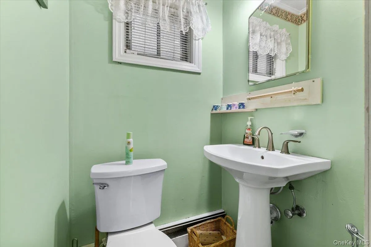 57 Meeting Lane, Oyster Bay, NY, 4 Bedrooms Bedrooms, 13 Rooms Rooms,2 BathroomsBathrooms,Residential,For Rent,Meeting,0,999551 57 Meeting Lane, Oyster Bay, NY, 4 Bedrooms Bedrooms, 13 Rooms Rooms,2 BathroomsBathrooms,Residential,For Rent,Meeting,0,999551