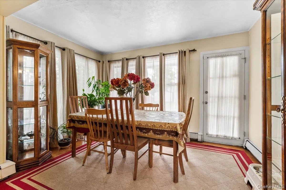57 Meeting Lane, Oyster Bay, NY, 4 Bedrooms Bedrooms, 13 Rooms Rooms,2 BathroomsBathrooms,Residential,For Rent,Meeting,0,999551 57 Meeting Lane, Oyster Bay, NY, 4 Bedrooms Bedrooms, 13 Rooms Rooms,2 BathroomsBathrooms,Residential,For Rent,Meeting,0,999551
