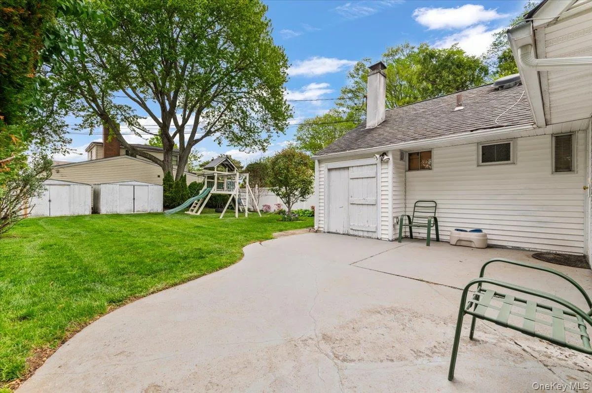 57 Meeting Lane, Oyster Bay, NY, 4 Bedrooms Bedrooms, 13 Rooms Rooms,2 BathroomsBathrooms,Residential,For Rent,Meeting,0,999551 57 Meeting Lane, Oyster Bay, NY, 4 Bedrooms Bedrooms, 13 Rooms Rooms,2 BathroomsBathrooms,Residential,For Rent,Meeting,0,999551