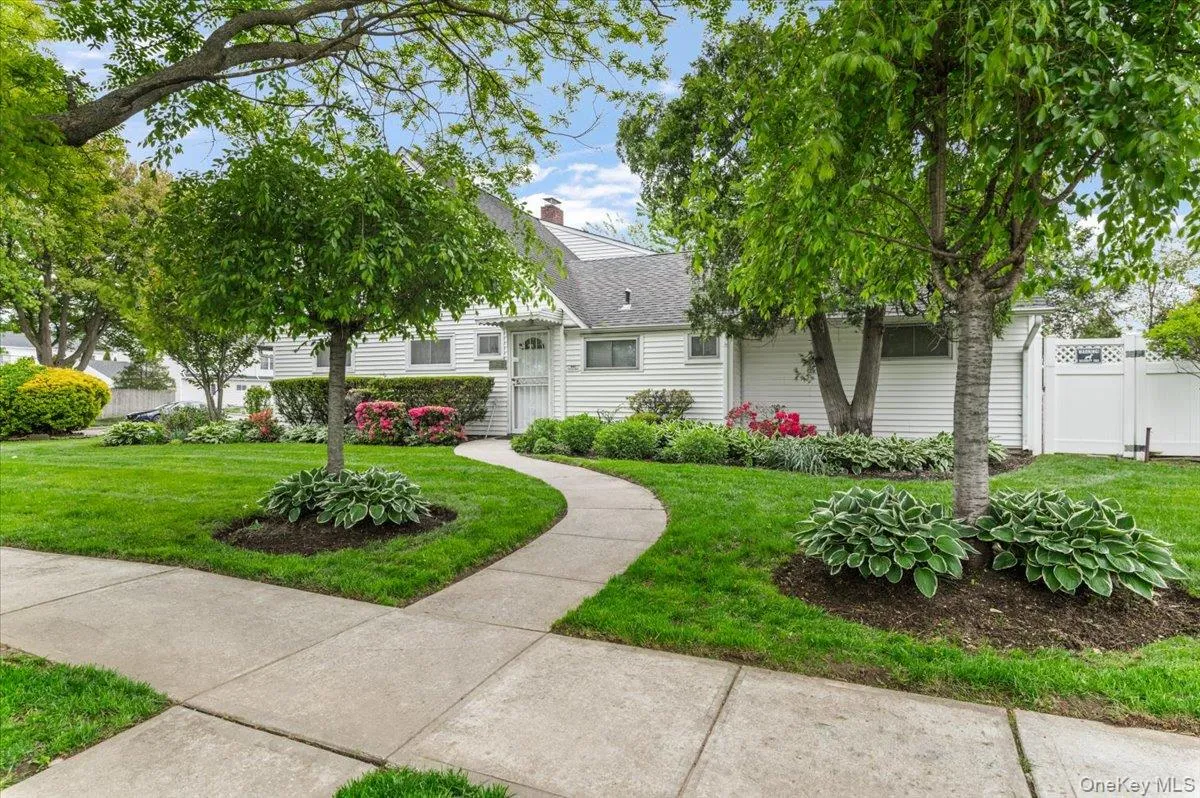 57 Meeting Lane, Oyster Bay, NY, 4 Bedrooms Bedrooms, 13 Rooms Rooms,2 BathroomsBathrooms,Residential,For Rent,Meeting,0,999551 57 Meeting Lane, Oyster Bay, NY, 4 Bedrooms Bedrooms, 13 Rooms Rooms,2 BathroomsBathrooms,Residential,For Rent,Meeting,0,999551