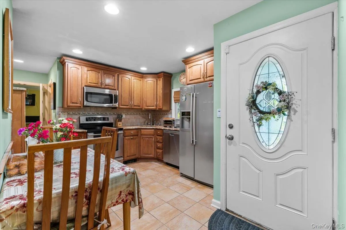 57 Meeting Lane, Oyster Bay, NY, 4 Bedrooms Bedrooms, 13 Rooms Rooms,2 BathroomsBathrooms,Residential,For Rent,Meeting,0,999551 57 Meeting Lane, Oyster Bay, NY, 4 Bedrooms Bedrooms, 13 Rooms Rooms,2 BathroomsBathrooms,Residential,For Rent,Meeting,0,999551