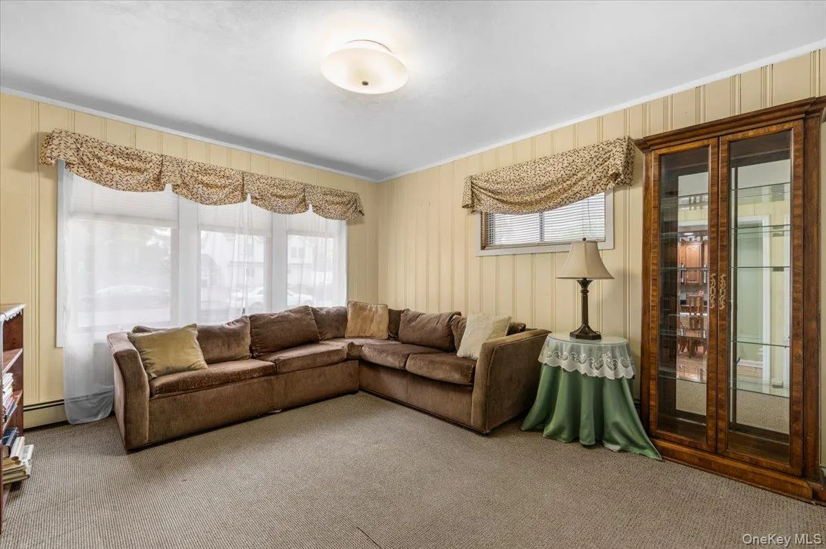 57 Meeting Lane, Oyster Bay, NY, 4 Bedrooms Bedrooms, 13 Rooms Rooms,2 BathroomsBathrooms,Residential,For Rent,Meeting,0,999551 57 Meeting Lane, Oyster Bay, NY, 4 Bedrooms Bedrooms, 13 Rooms Rooms,2 BathroomsBathrooms,Residential,For Rent,Meeting,0,999551