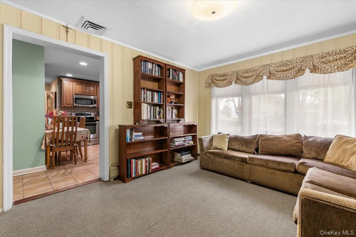 57 Meeting Lane, Oyster Bay, NY, 4 Bedrooms Bedrooms, 13 Rooms Rooms,2 BathroomsBathrooms,Residential,For Rent,Meeting,0,999551 57 Meeting Lane, Oyster Bay, NY, 4 Bedrooms Bedrooms, 13 Rooms Rooms,2 BathroomsBathrooms,Residential,For Rent,Meeting,0,999551