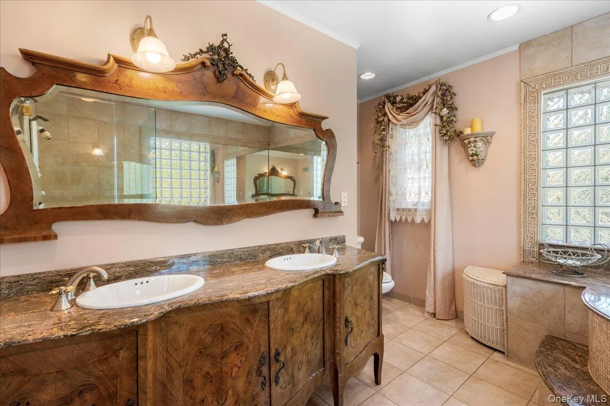 79 Aldershot Lane, North Hempstead, NY, 4 Bedrooms Bedrooms, 9 Rooms Rooms,3 BathroomsBathrooms,Residential,For Rent,Aldershot,0,999554 79 Aldershot Lane, North Hempstead, NY, 4 Bedrooms Bedrooms, 9 Rooms Rooms,3 BathroomsBathrooms,Residential,For Rent,Aldershot,0,999554