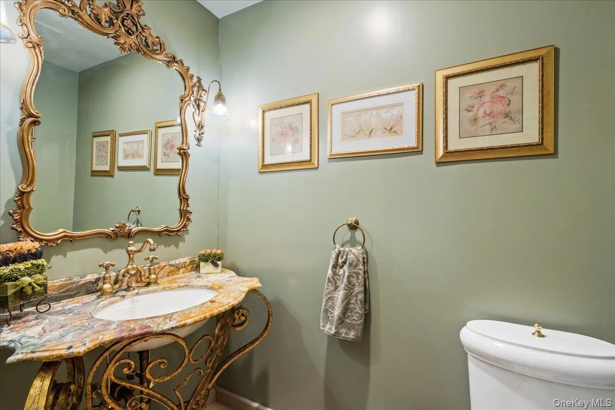 79 Aldershot Lane, North Hempstead, NY, 4 Bedrooms Bedrooms, 9 Rooms Rooms,3 BathroomsBathrooms,Residential,For Rent,Aldershot,0,999554 79 Aldershot Lane, North Hempstead, NY, 4 Bedrooms Bedrooms, 9 Rooms Rooms,3 BathroomsBathrooms,Residential,For Rent,Aldershot,0,999554